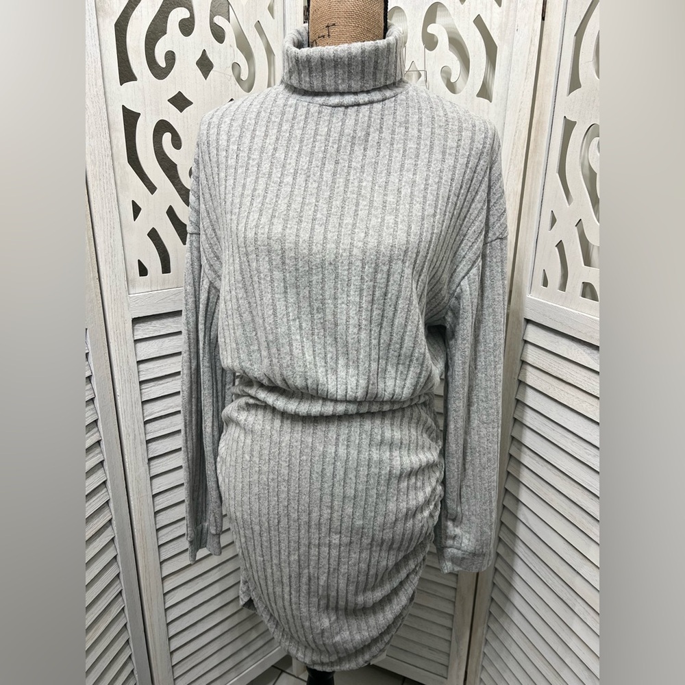 Commense Mock Neck Ribbed Short Dress - Picture 5 of 12